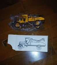 1993 Ertl 1925 Kenworth Wrecker Bank 1/30