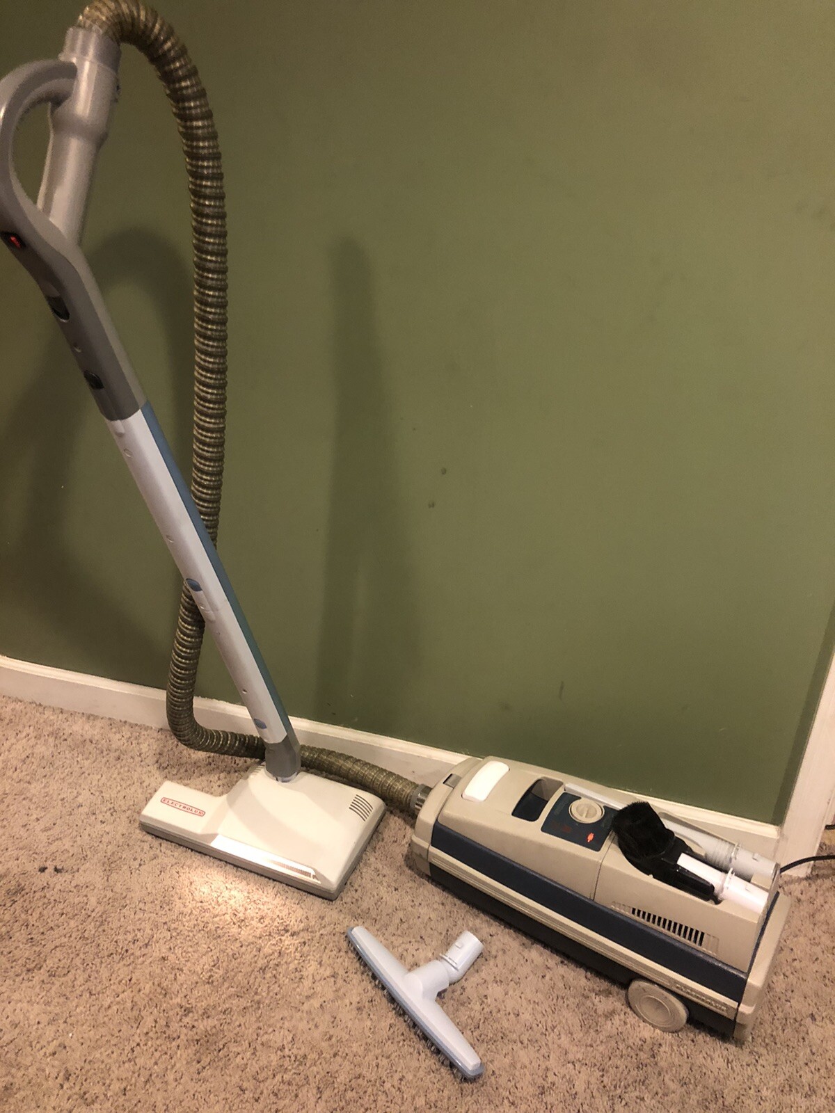 Electrolux Epic 6500 SR Canister Vacuum With All Attachments & Power