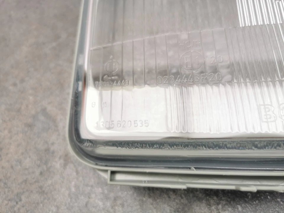 ¡Nuevo! Bosch Mercedes Benz W201 190E 190D Faro Lateral Derecho Cristal LENTE Foto 3 de 4