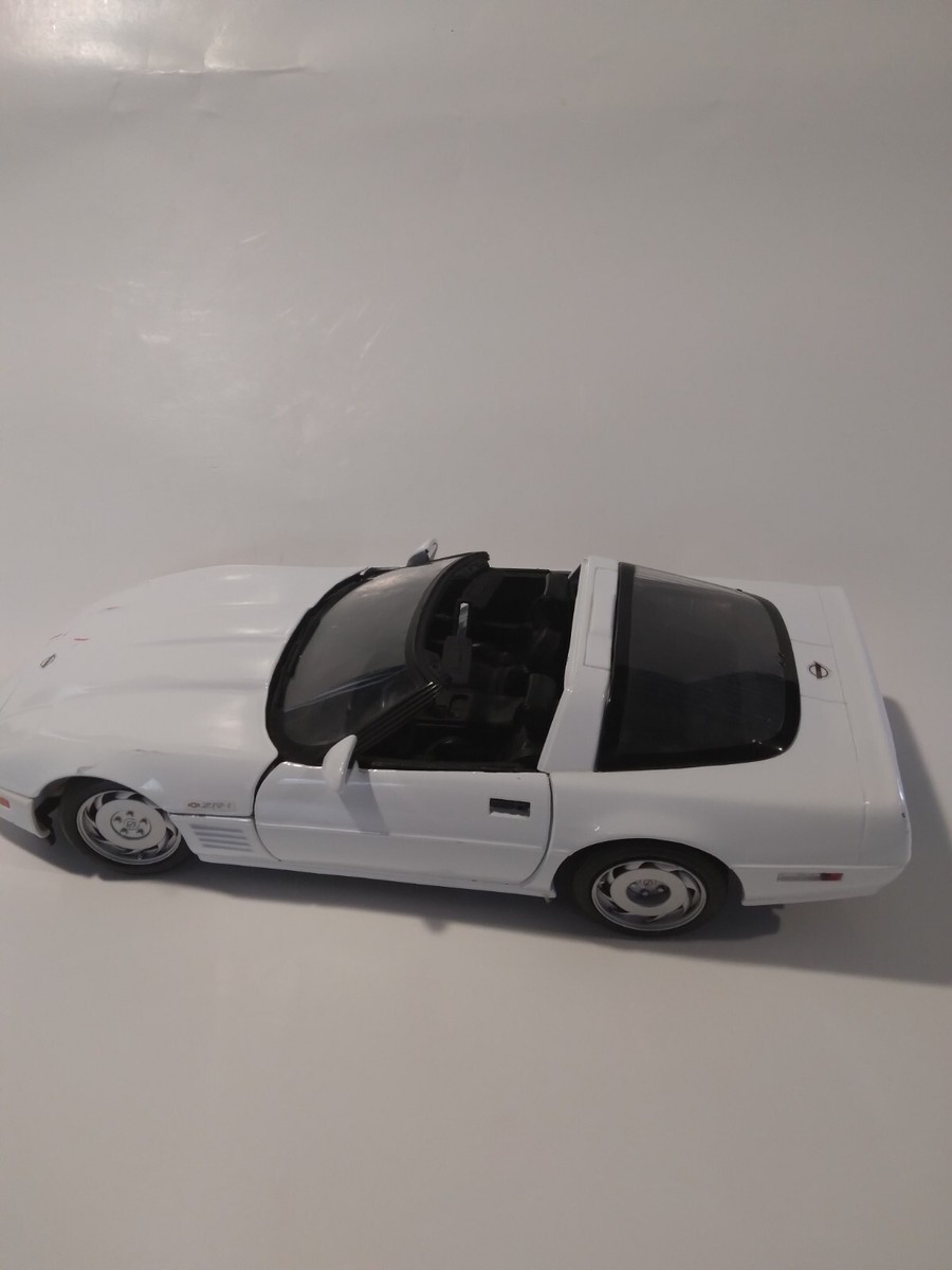 Maisto 1992 Chevy Corvette ZR-1 1:18 Scale Diecast White. | eBay