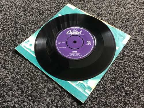 PEGGY LEE - FEVER / YOU DON’T KNOW 1958 UK SINGLE CAPITOL CL 14902 EXCELLENT - Picture 3 of 4