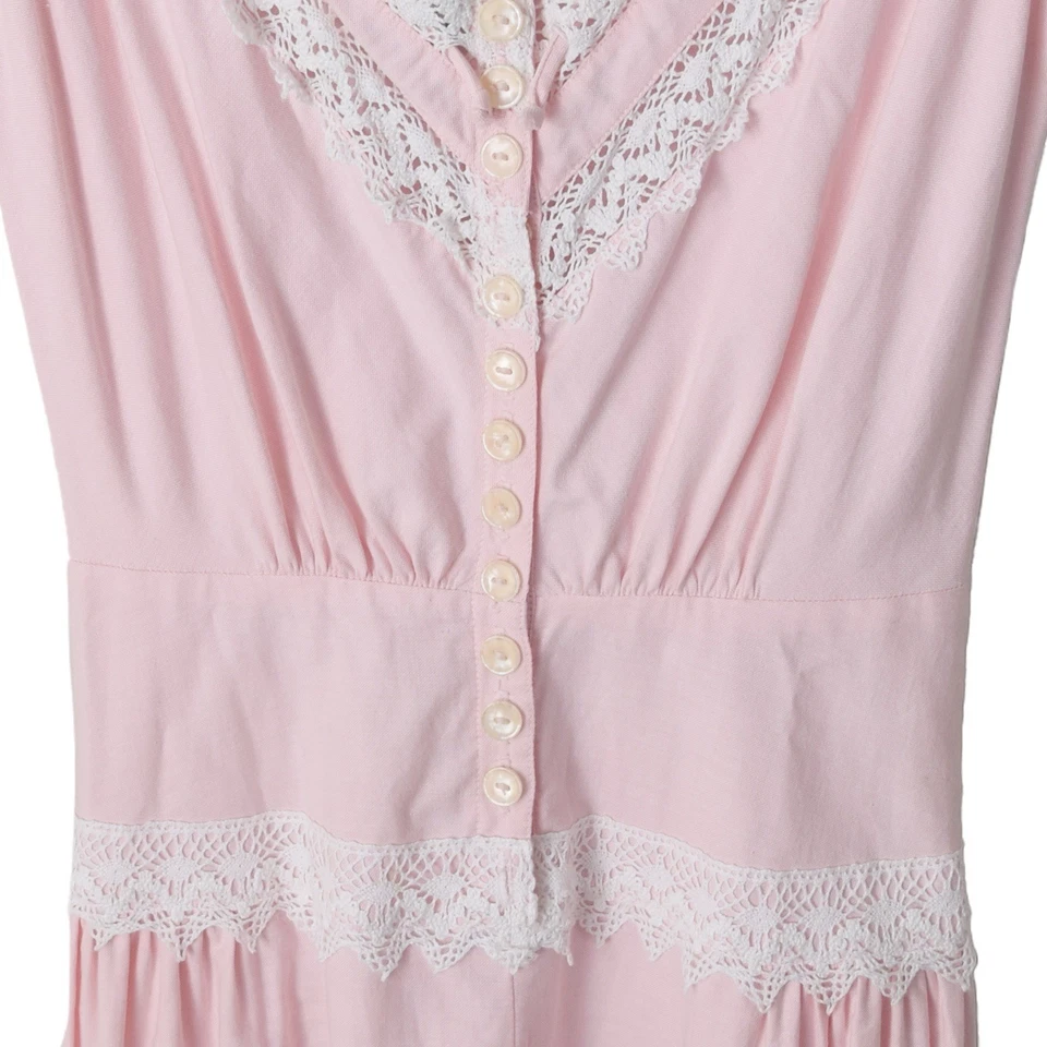 罕见复古 NORMA KAMALI 1980 年代腮红粉色棉维多利亚风格蕾丝连身裤 — 第 3/4 张图片