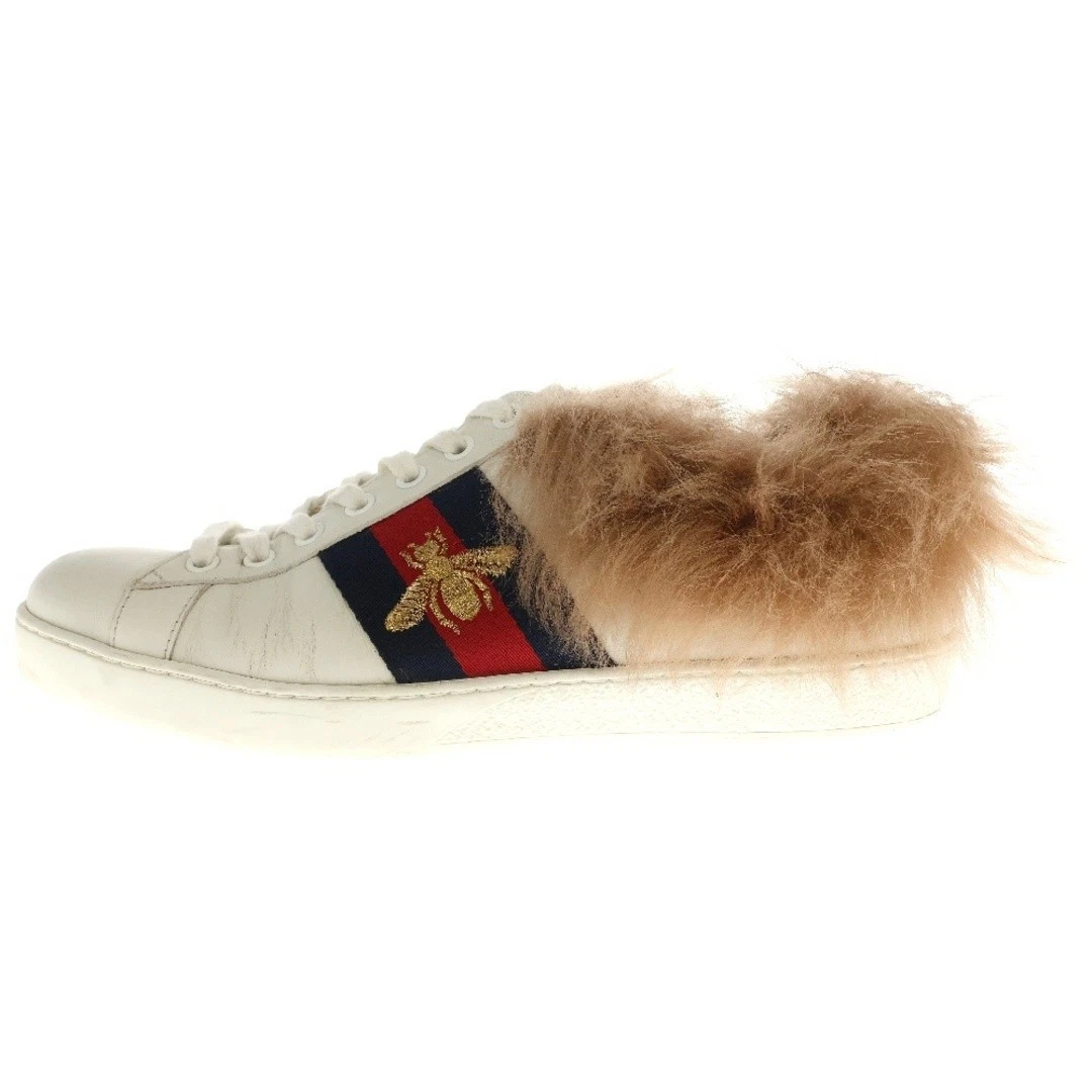 Baskets basses GUCCI Ace avec fourrure 496093 Acebee brodée blanche occasion 4bd7cdf