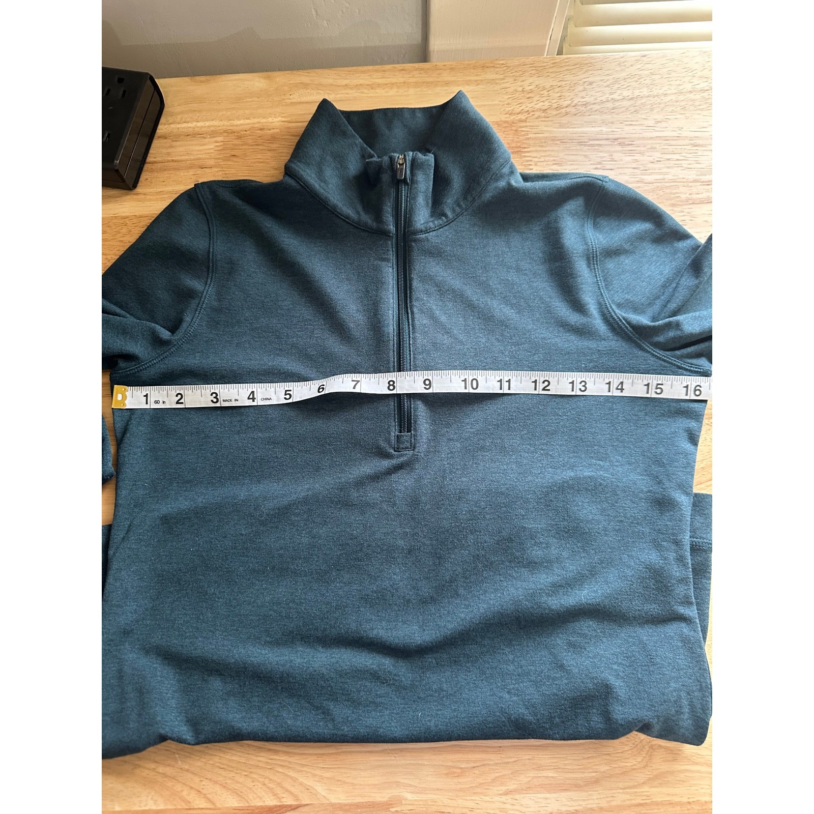 Vuori Half Zip Pullover Small EUC Performance Ath… - image 4