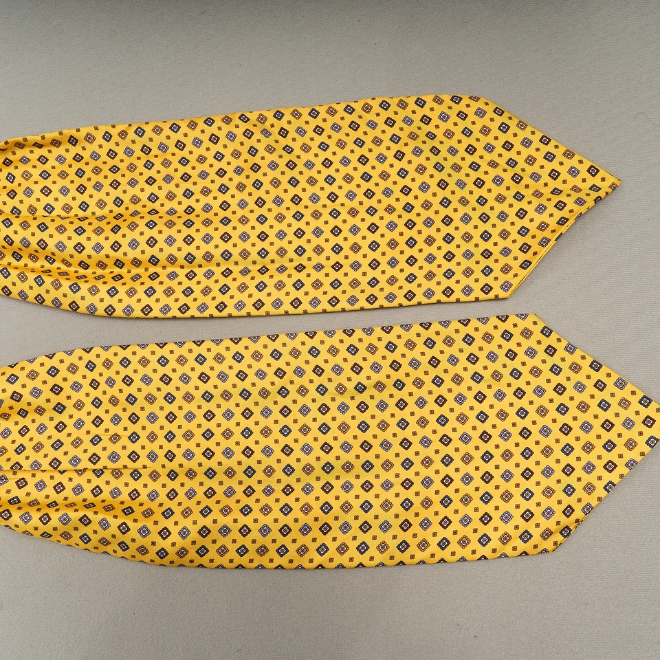 Vintage Men’s Silk Ascot Cravat Tie Necktie Yellow Geometric Diamonds - Image 4 of 4
