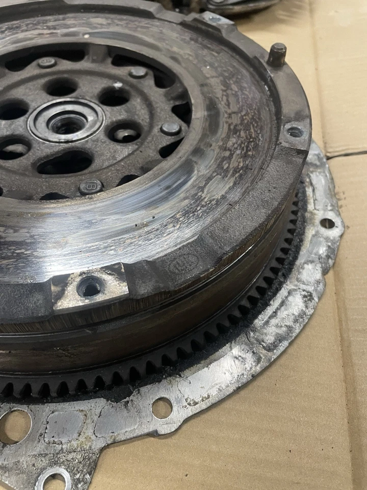 BMW E90 E92 328i N53B30A Flywheel Clutch Pressure Plate Kit OEM - Image 4 of 4