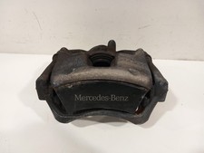 Mercedes-Benz CLA Bremssattel vorne links 2013-2019 A0004213981 A0004217381 