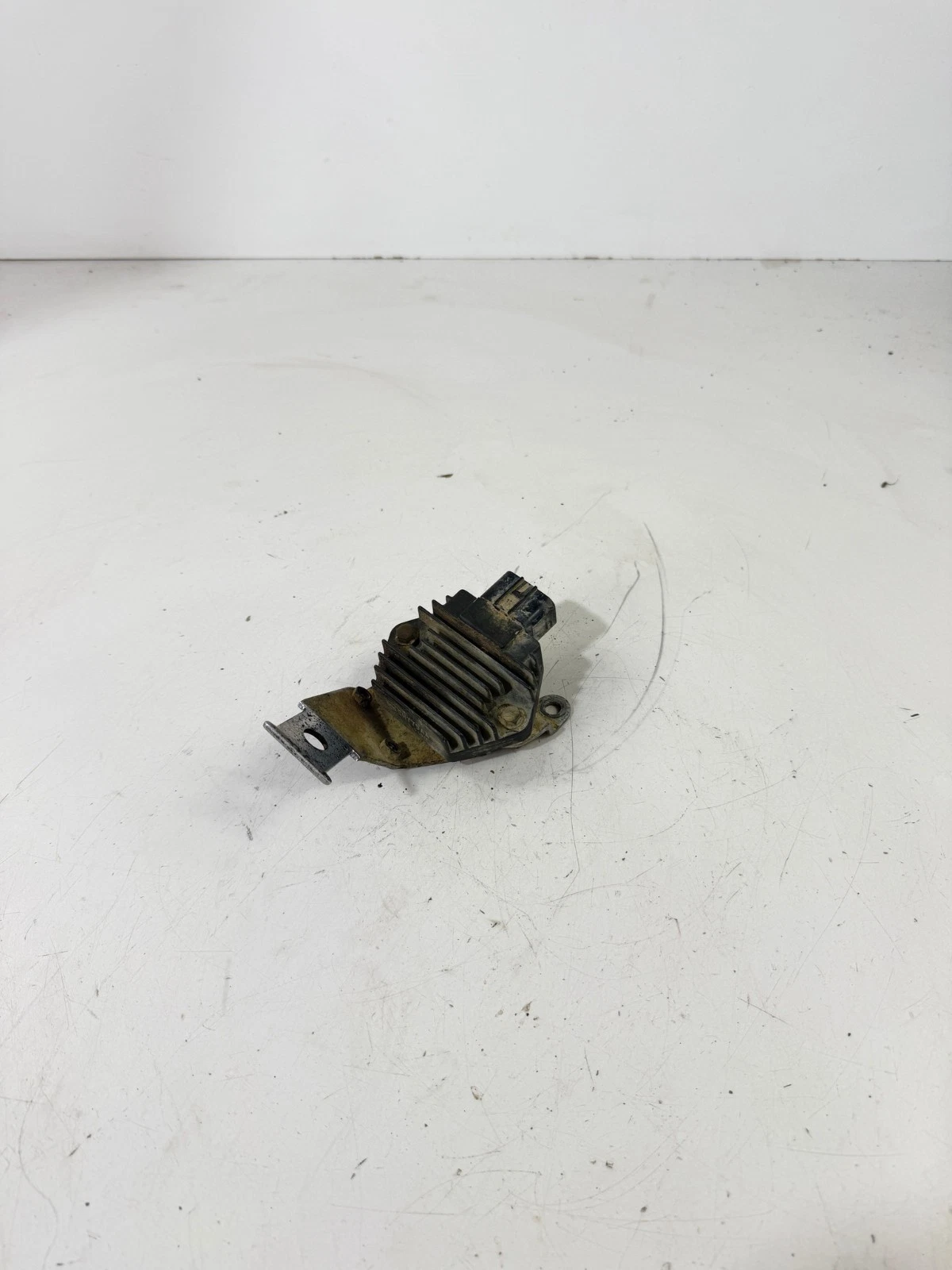 2009-2012 HONDA CRF450R OEM VOLTAGE REGULATOR RECTIFIER 31600-MEN-A31 #258