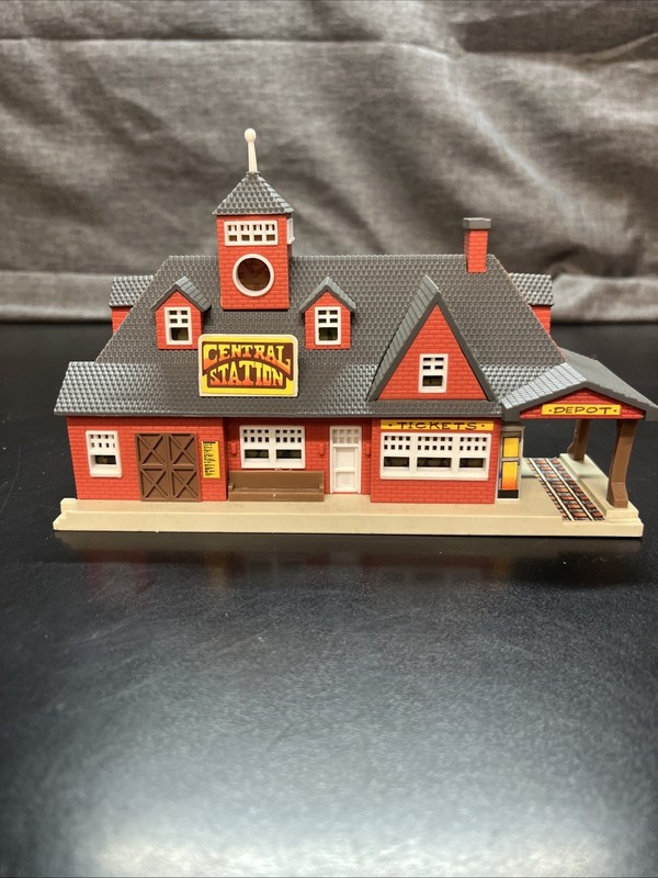 1989 Galoob Micro Machines City Scenes Central Station VTG Not Working C5