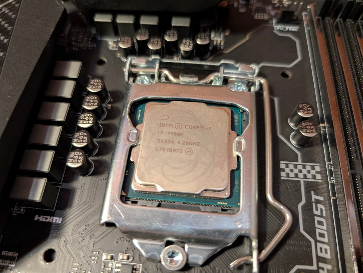 CPU Core i7 7700k + MSIZ270 Z270 GAMING PRO product_10_20170123133813_5885