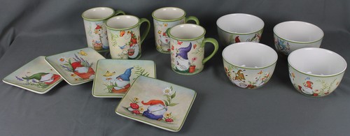 Certified International Susan Winget Gartenzwerg Set 12 Tassen/Teller/Schalen