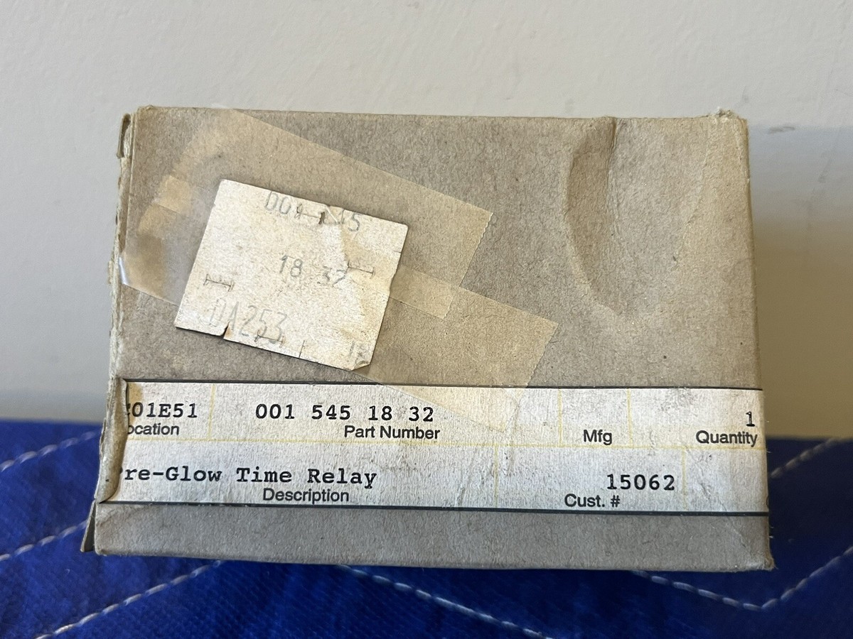 NOS Bosch Genuine Mercedes W114 W115 240D 300D Glow Plug Time 