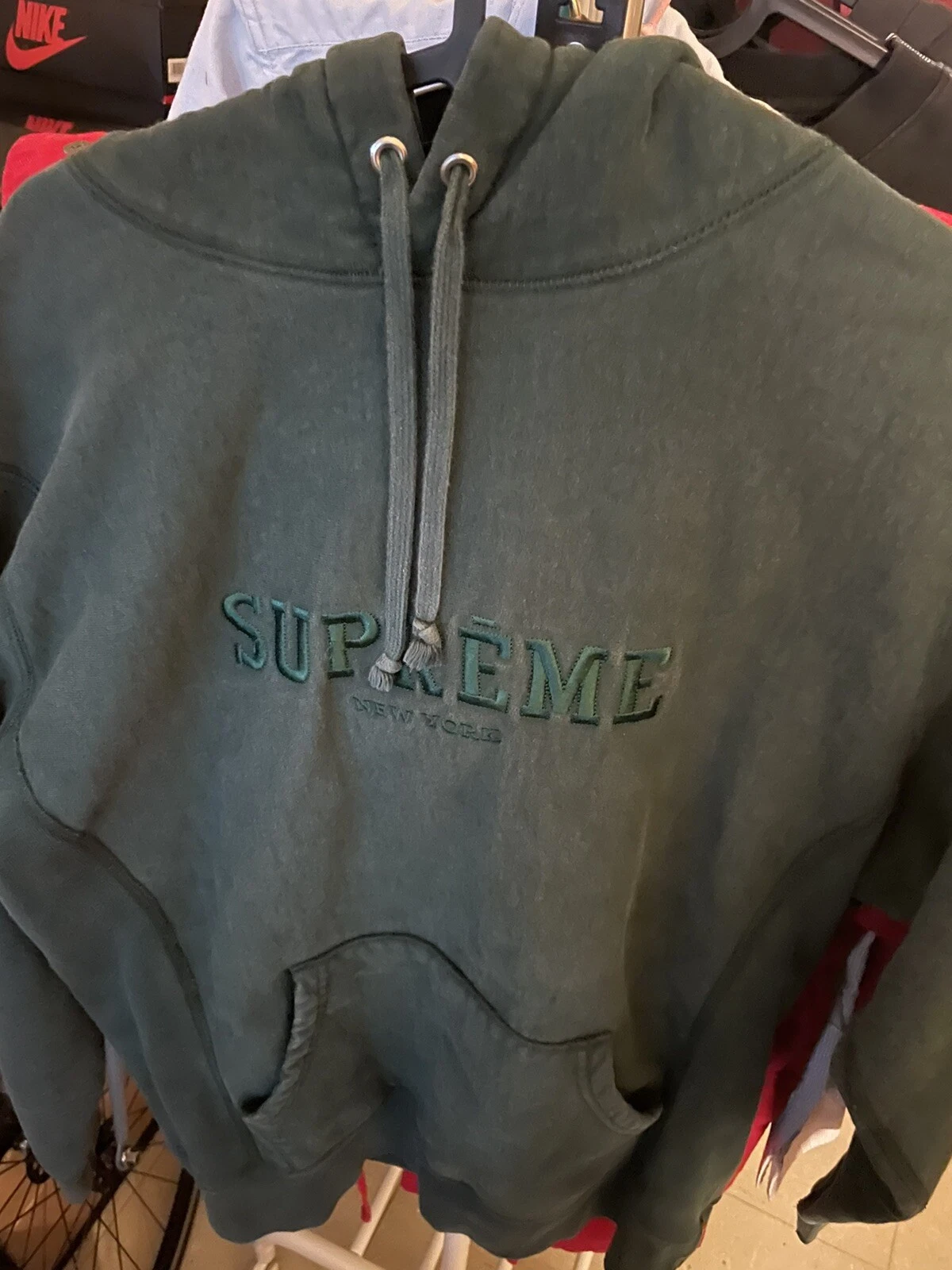 Pull Supreme Atelier FW 2012 vert forêt à capuche taille M boîte logo battage médiatique