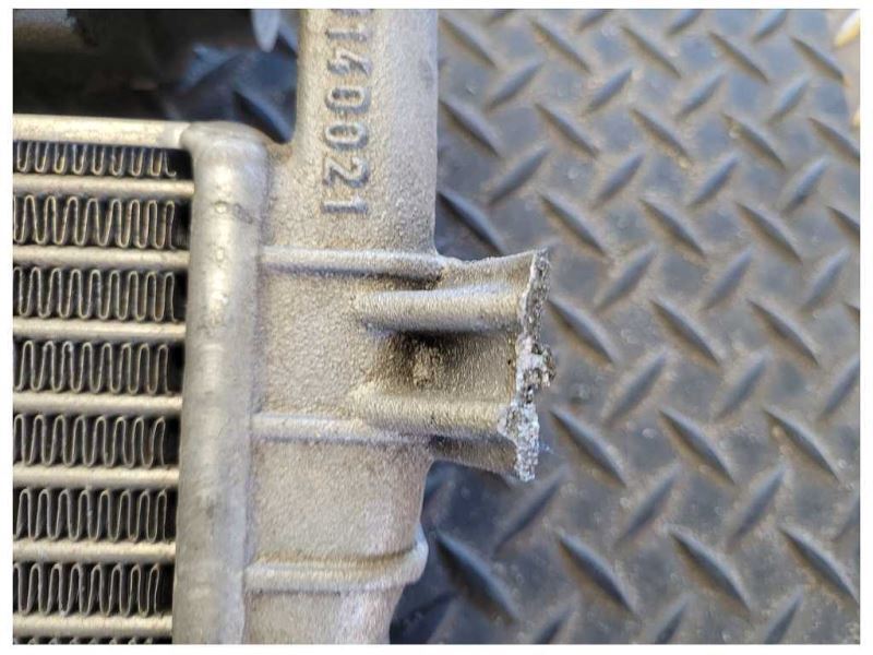 2014 Audi R8 V10 Coupe Driver Left LH Engine Oil Cooler 2136