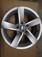 1x Alufelge VW Passat 3C Felge 7Jx16 ET45 Barcelona 3AA601025A