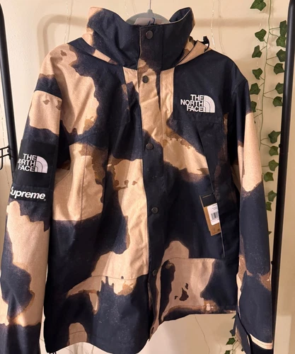 Veste de montagne Supreme The North Face imprimé denim blanchi noir