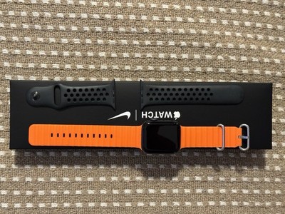 Apple Watch SE 2022 GPS 44mm Sportarmband Nike Edition