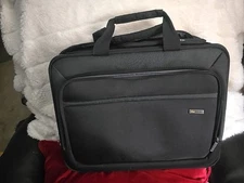 Solo Smart Strap Laptop Case Briefcase CLA308-4 Padded Fits Laptops Upto 16"