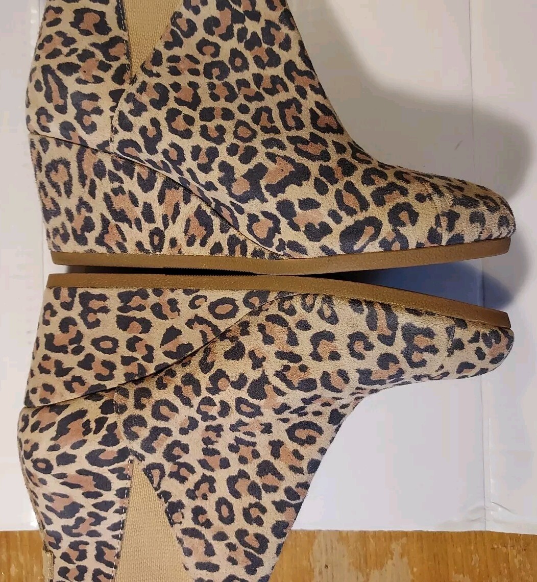 TOMS Kelsey Women Leopard Print Suede Wedge Bootie Size