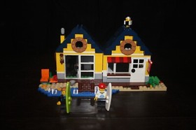 LEGO CREATOR: Beach Hut (31035) 100% Complete With Box And Booklets