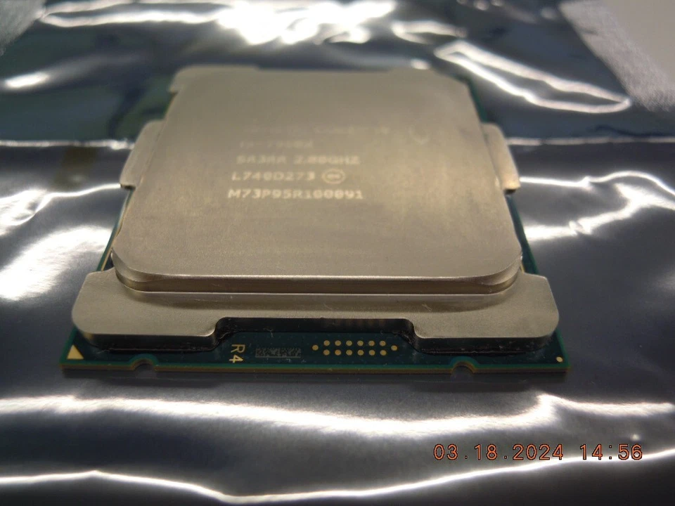 Intel Core i9-7960X X-Series SR3RR 2.8GHz 16-Cores LGA2066 CPU * Tested - Image 3 of 4