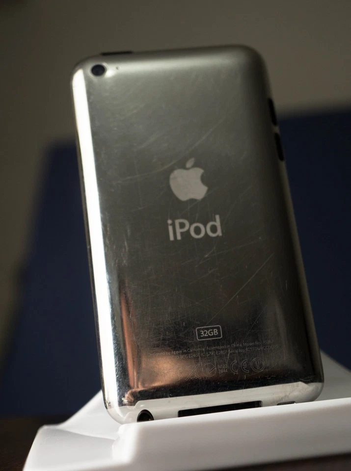 Apple iPod touch A1367 32 GB - 4th Generation - Black (MC544BT/A) - Image 2 of 4