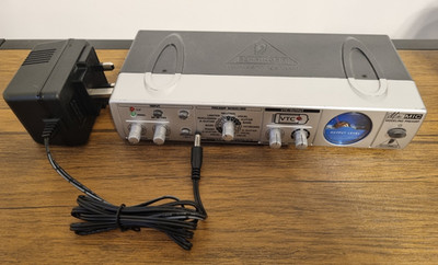 Behringer Mini Mikrofon 800. Röhren Modeling Vorverstärker + Netzteil