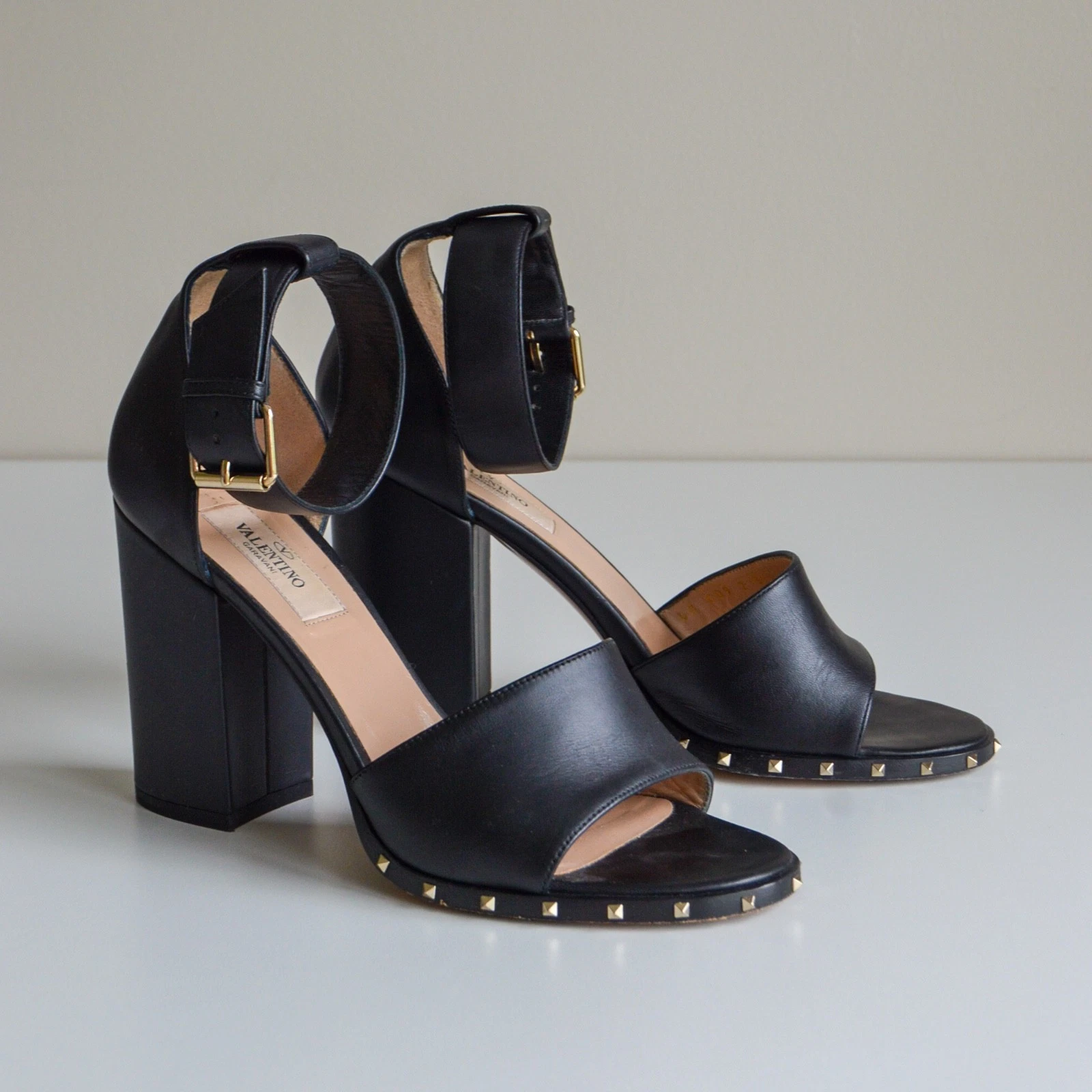 Valentino — Valentino Garavani Rockstud Black Leather Block Heel Ankle Strap Sandal 37.5 7.5