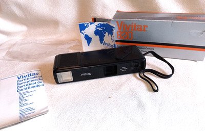 Vivitar 820 Point N Shoot  110  pocket  Camera with built-in electronic flash
