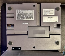 Nintendo NES Action Set Console Bundle Zapper Controllers Games Manuals Box