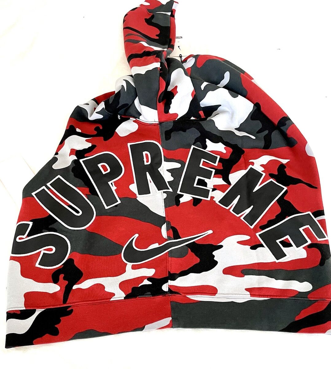 SUPREME X NIKE Arc Crewneck Medium Red Camo BNWT in Bag | eBay SUPREME X NIKE Arc Crewneck Medium Red Camo BNWT in Bag | eBay