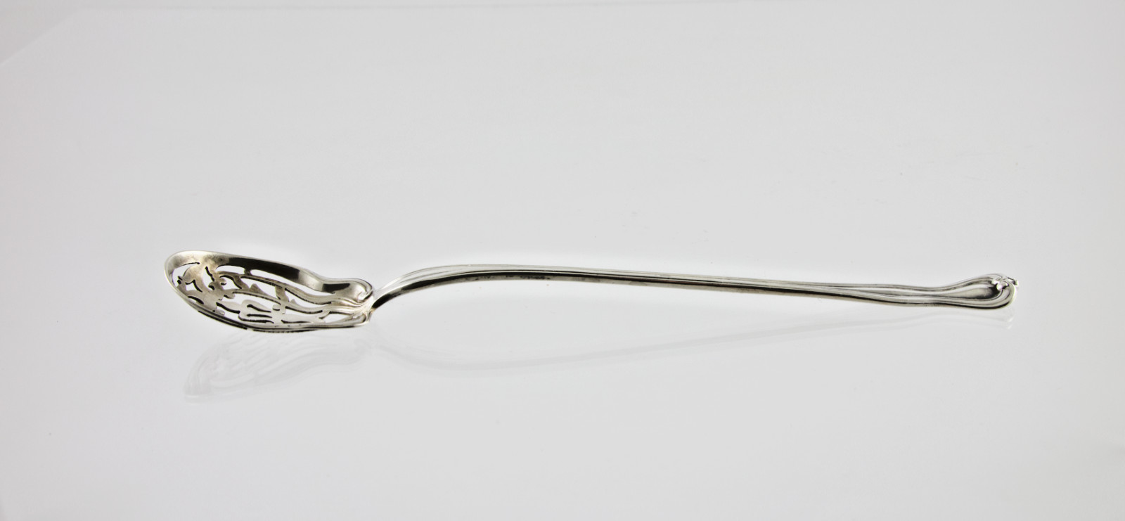 Mechanics Silver/ Watson & Newell Co Sterling Mount Vernon Sugar Sifter Spoon