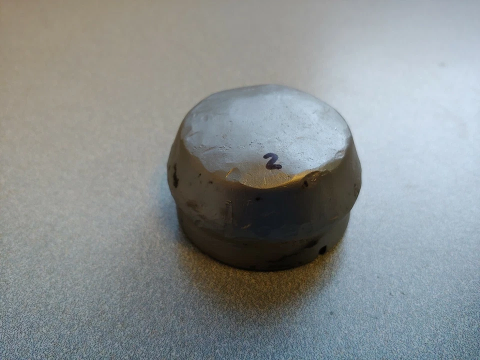 TAPA GRASA EJE RUEDA DELANTERA DERECHA USADA ORIGINAL PORSCHE 356 356A 356B 2 Foto 2 de 4