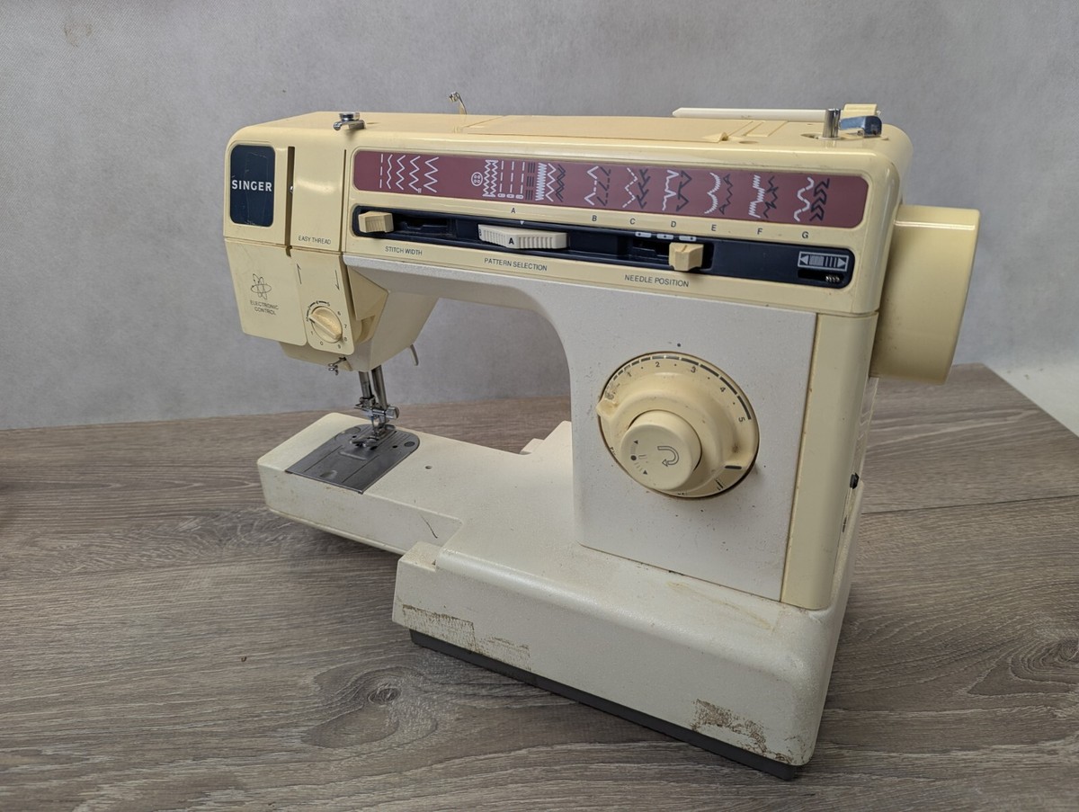 Singer Stylist 834 Electric Sewing Machine W/ Pedal, Manual