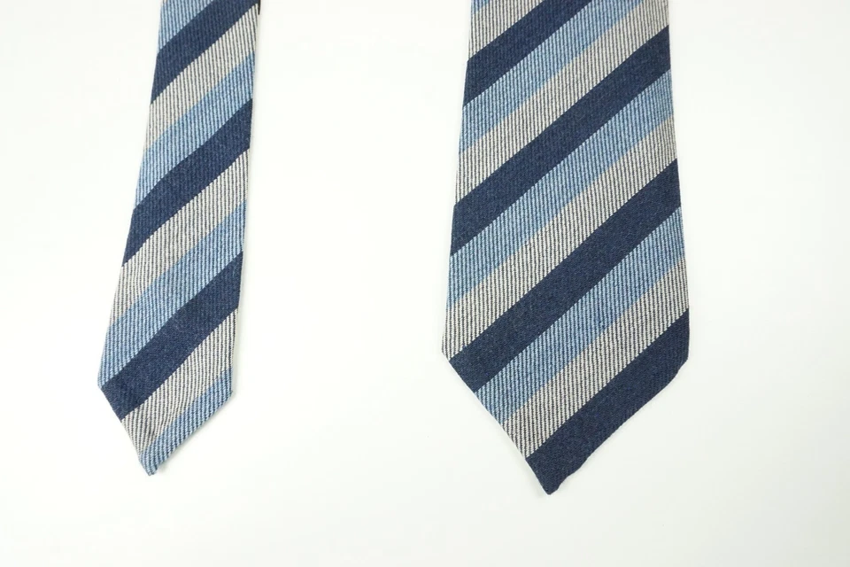 Corbata de lana a rayas tejida gris azul cielo azul marino Cesare Attolini TOTALMENTE NUEVA Foto 3 de 4