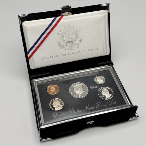1998 s premier silver set In Beautiful Black Velvet Display Case. 5 Coins - Picture 1 of 14