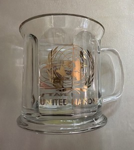 UNITED NATIONS CRYSTAL MUG-22k GOLD TRIM & PRINT APROX 4”x3.5 Made In The USA