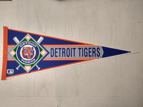 2 Detroit Tigers Vintage Pennants