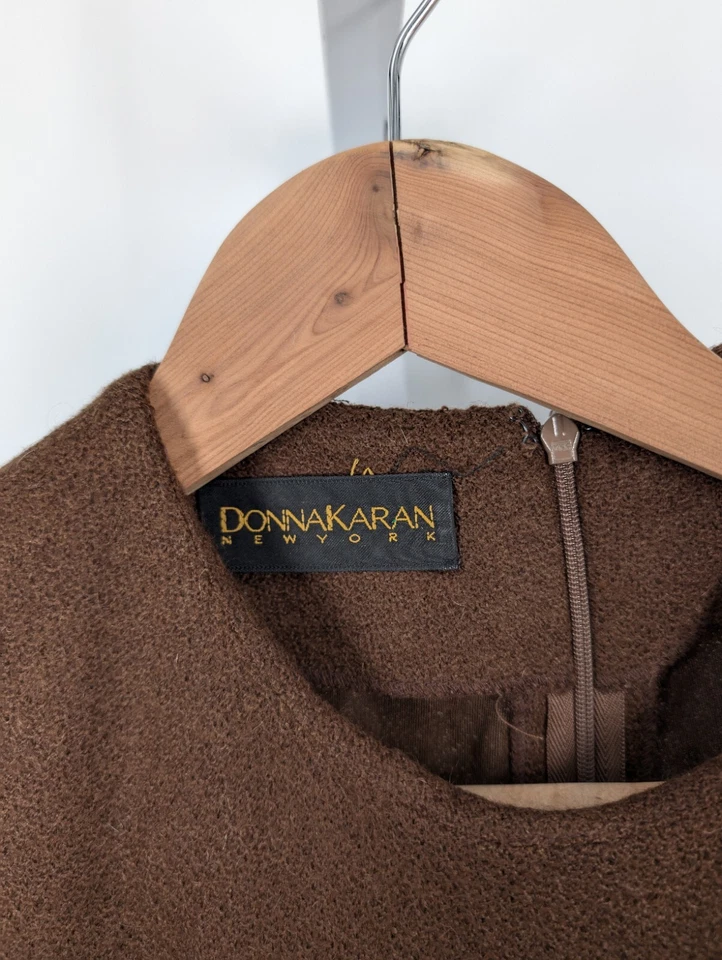 Donna Karan 复古 80 年代 90 年代羊驼包裹围裙结领带连衣裙系列跑道 — 第 4/4 张图片