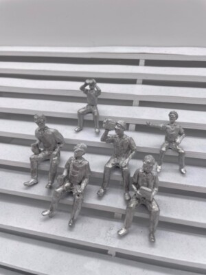 MACC721 - Greenhills Diecast Metal Seated Spectators x 6 for Scalextric Carrera 