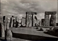 RPPC Stonehenge Wiltshire Trilithons vintage postcard h702