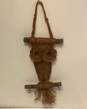 Vtg 1970s Macrame Owl on Branch Wall Hanging with Hooks (Key Holder)  (17" x 6”)