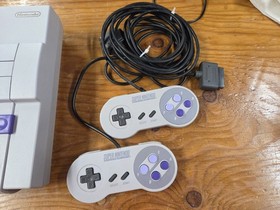 SNES Console Bundle /w 2 Games, 2 controllers & cables! Cleaned/Tested/Works!