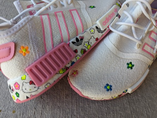 DS ADIDAS HELLO KITTY NMD R1 C GIRLS sz 12K KIDS SHOES ultraboost boost - Picture 6 of 6