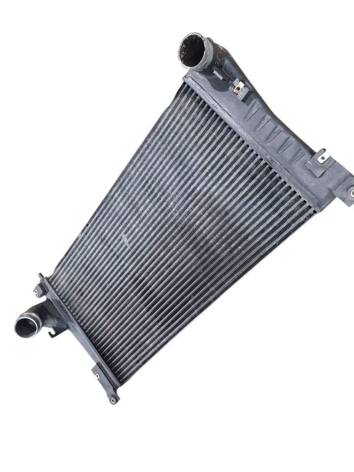 Radiator Fits 06-10 SIERRA 2500 PICKUP 627371 - Image 2 of 4