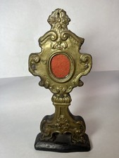 MONSTRANCE en BOIS avec La Face Avant en Métal Repoussé