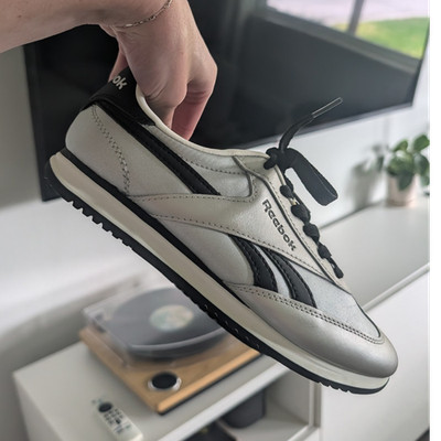 Reebok Harman Classic Women's White Black Low Top Sneakers Lace Up Comfort