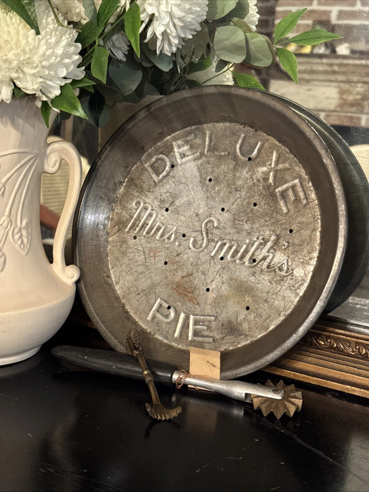 Vintage Mrs. Smith's Deluxe Pie Metal Plate Tin Pan Baking & Pie Crimpers Set