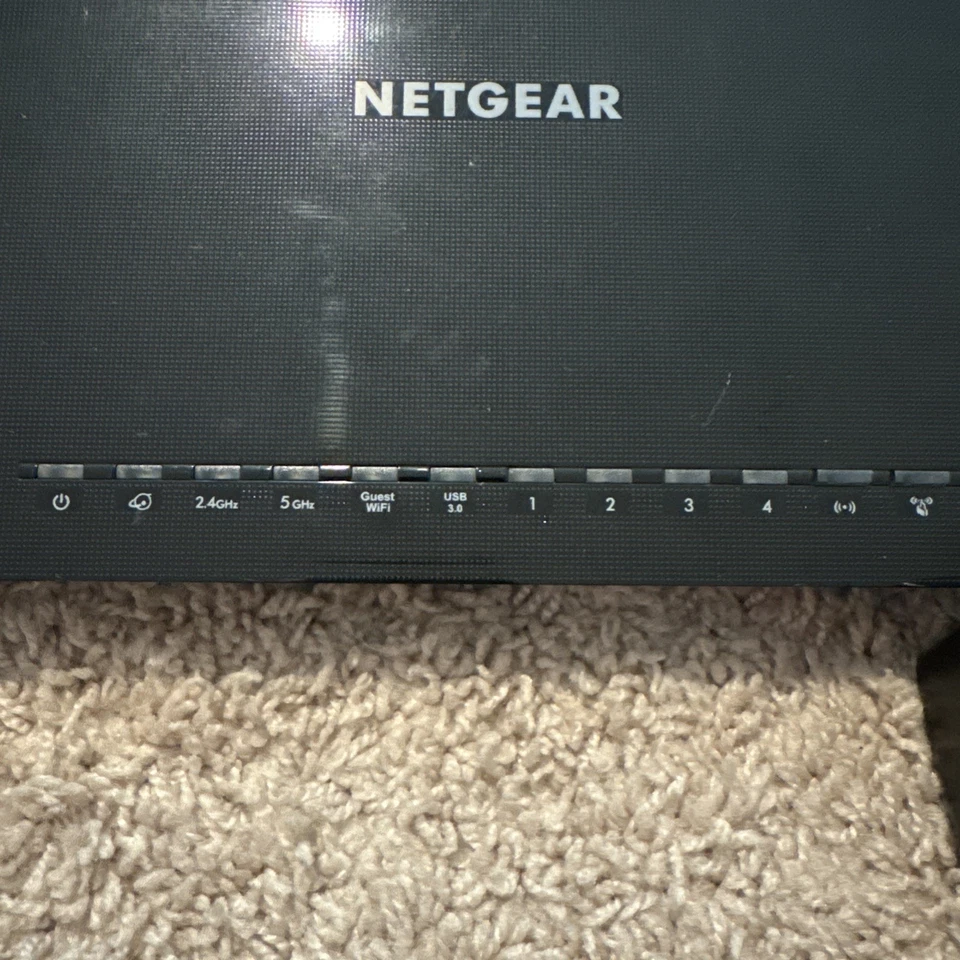 NETGEAR R6700v3 Nighthawk AC1750 Dual Band Smart WiFi Router - Image 3 of 4
