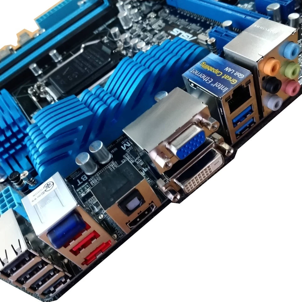 Carte mère ASUS P8Z68-V PRO GEN3 LGA1155 cache socket occasion BIOS mise à... - Photo 4/4